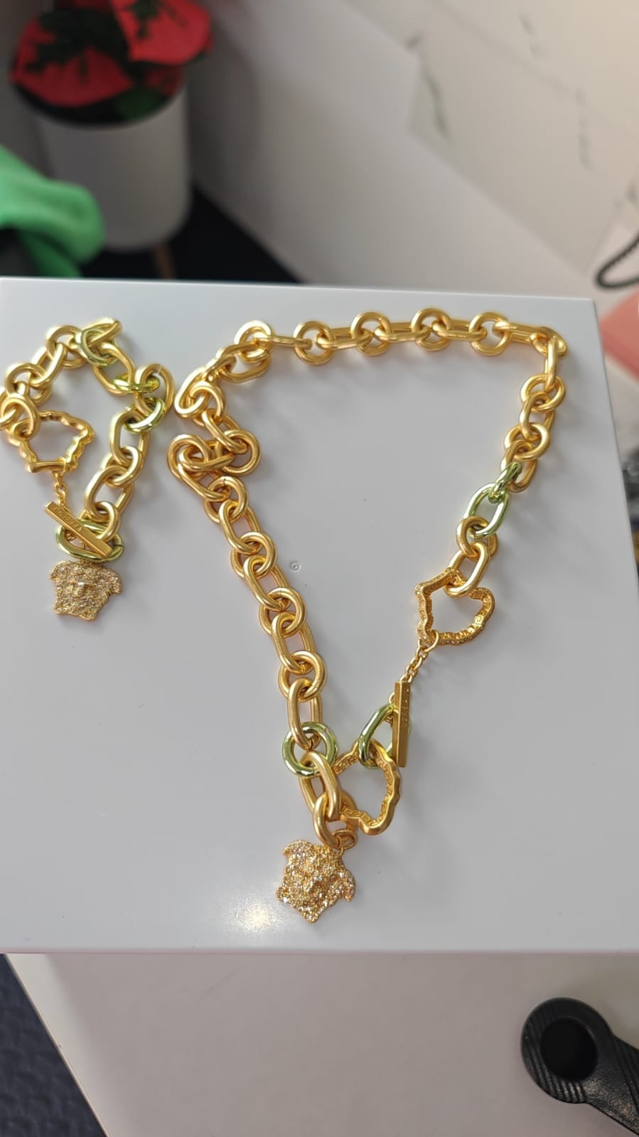 Luxury Chunky Gold-Tone Chain Necklace with Heart & Textured Pendant