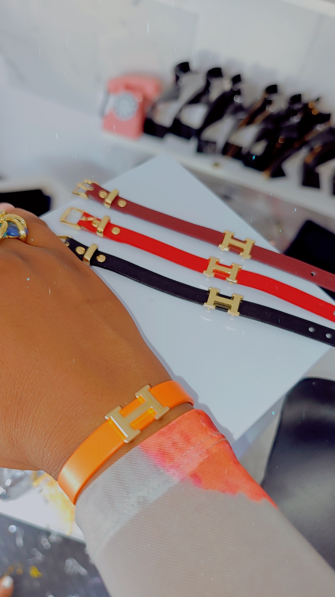 Gold H-Style Buckle Leather Bracelet for Women – Minimalist Fashion Wristband