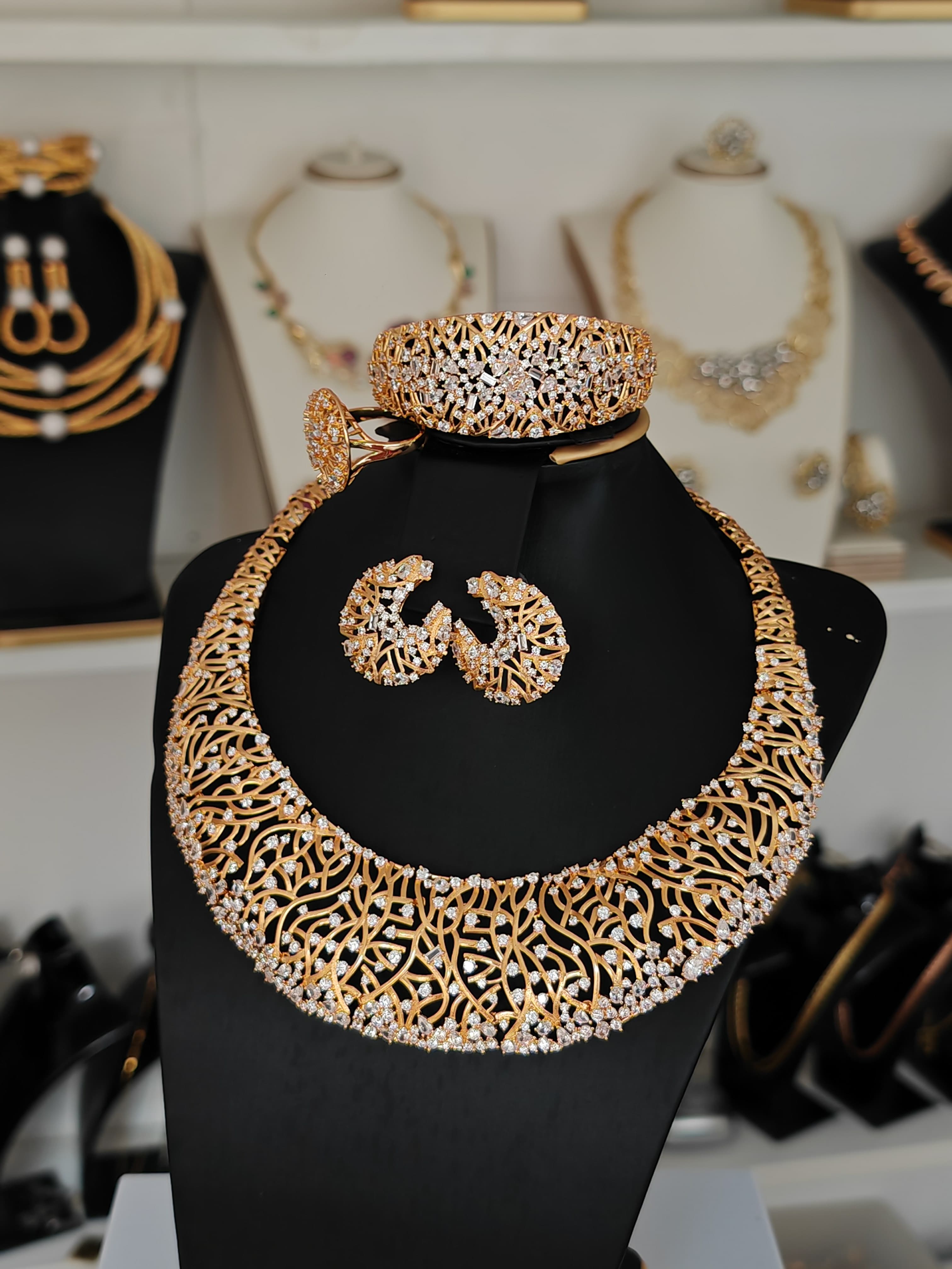 Gold Crystal Bridal Necklace & Earring Set – Luxury Wedding Jewelry