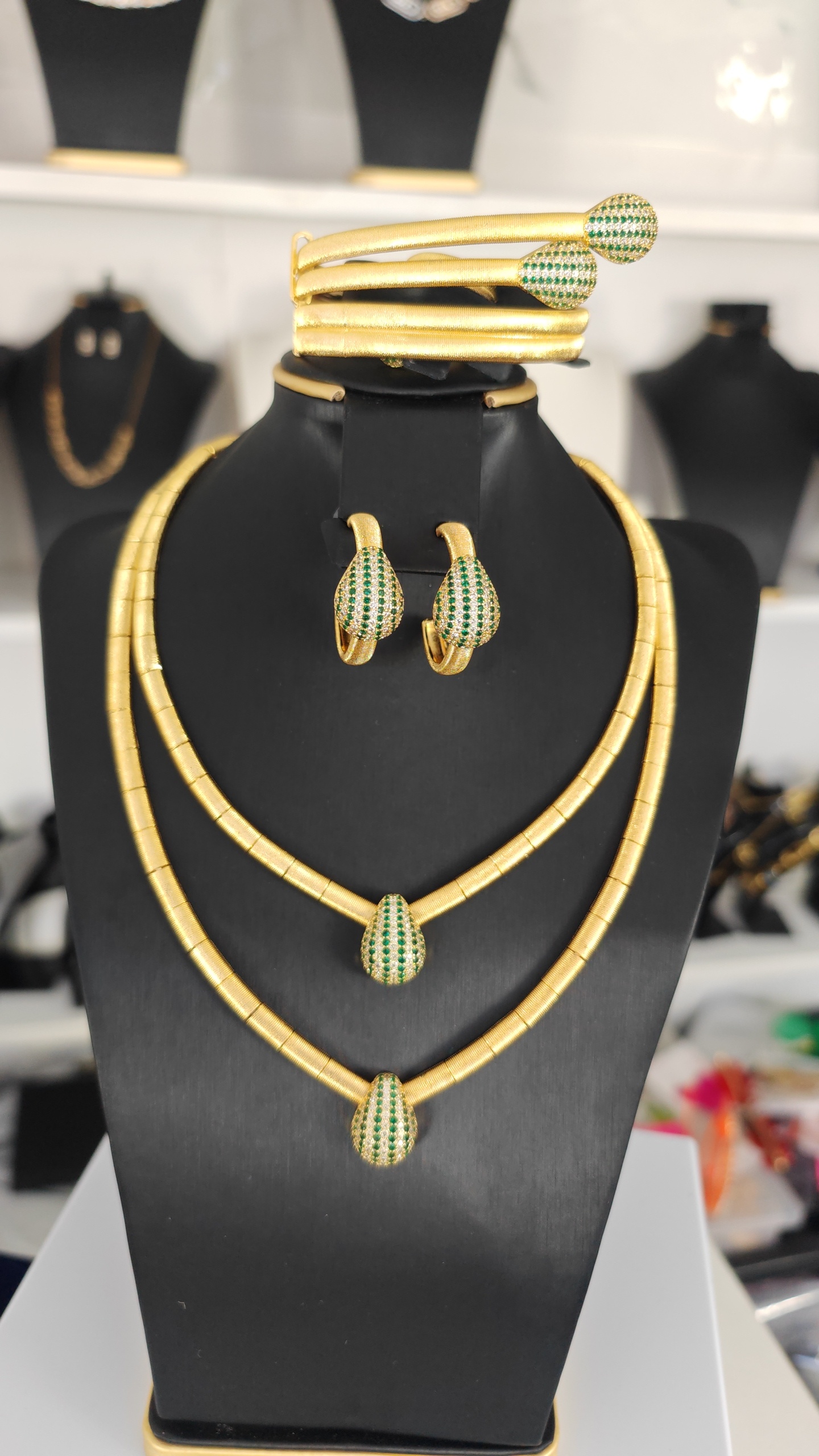 Emerald Green Crystal Gold-Tone Jewelry Set – Necklace, Earrings & Bracelet