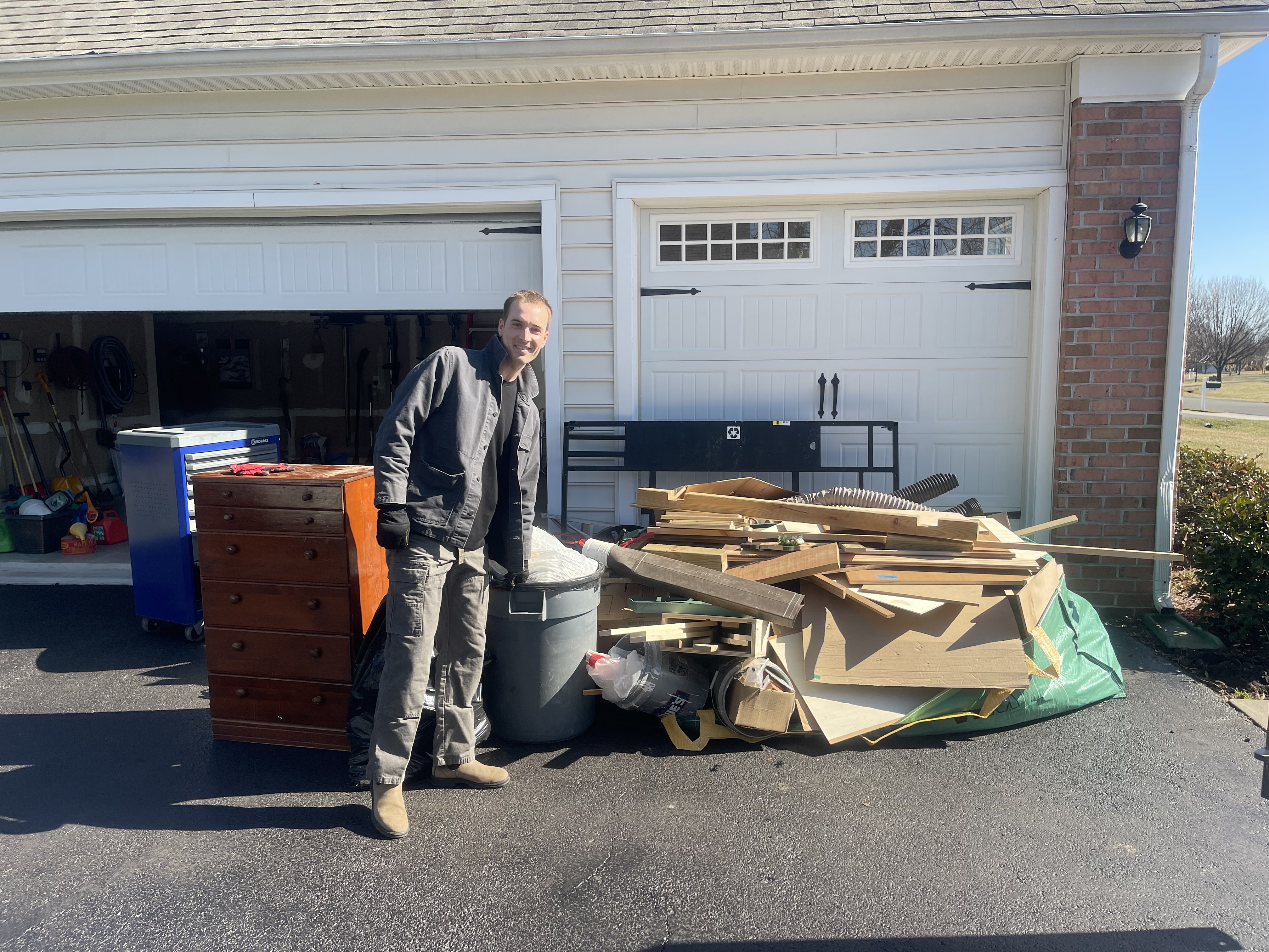 Construction debris removal - junk hauling and cleanup services