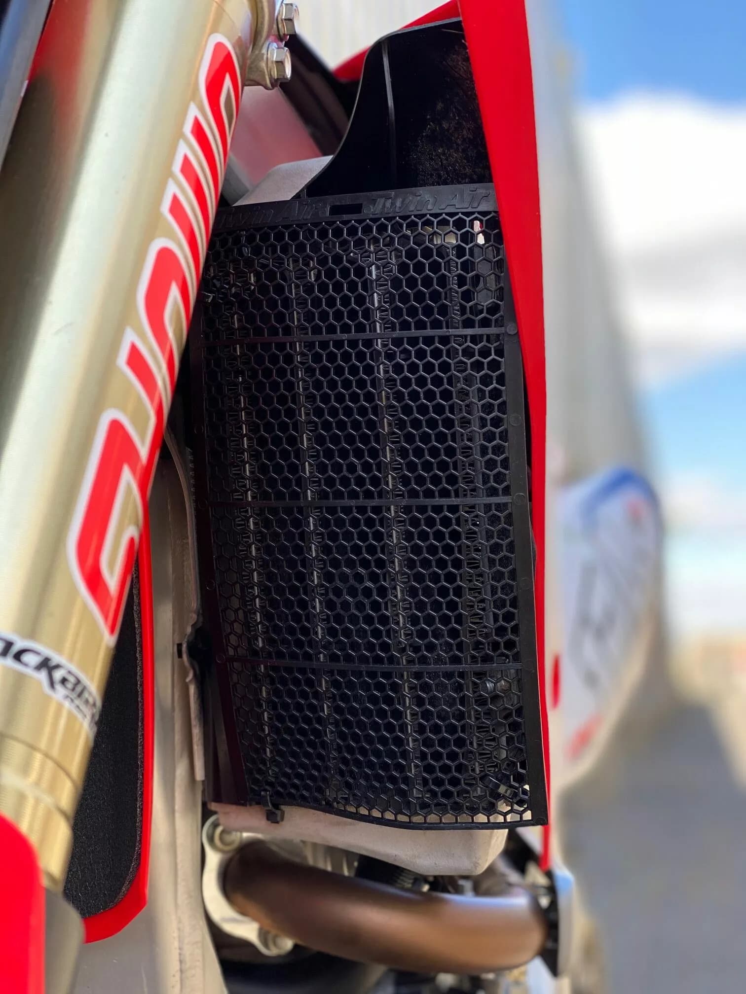 Twin Air kølerskjold - Mud - Twin Air