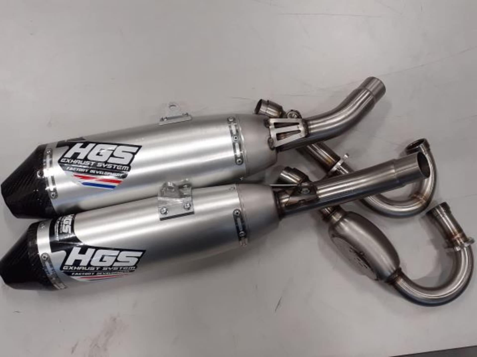 HGS Avgassystem 4T Komplett set CRF250 18-21, dubbla ljuddämpare - HGS