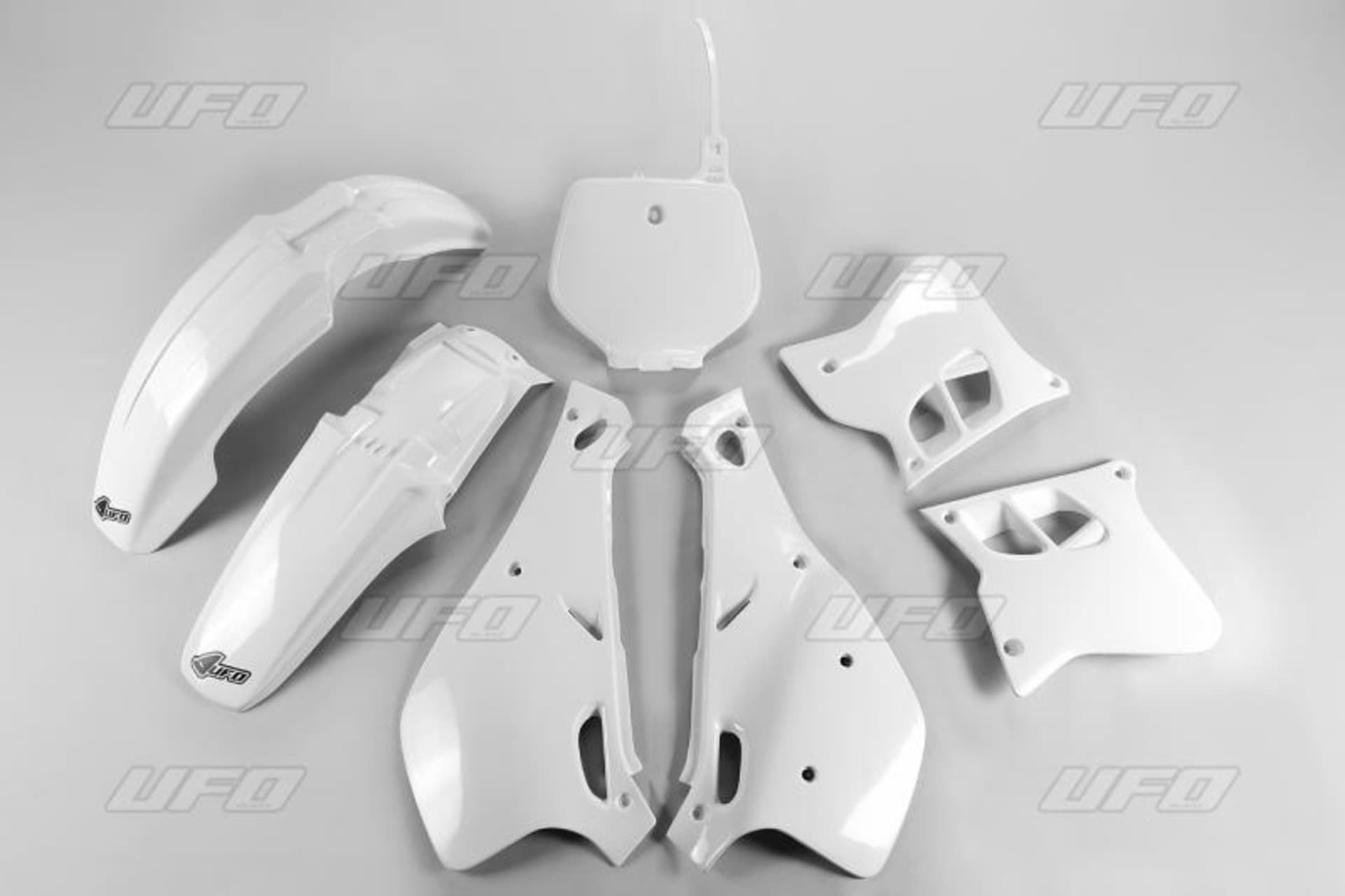 PLASTSATS YAMAHA SVART (OEM) - UFO - Motocross Parts