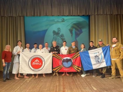 Лариса Егорова и «Штаб Z» организовали праздничный концерт в Заларях для активистов, собирающих гуманитарную помощь для СВО