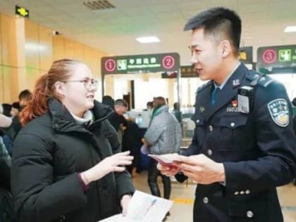 На пункте пропуска Благовещенск—Хэйхэ образовались огромные очереди