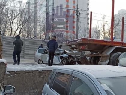 Один погиб и двое пострадали в ДТП с грузовиком в Красноярске