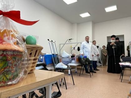 Игорь Кобзев навестил на Пасху военных, которые проходят реабилитацию в Иркутском госпитале