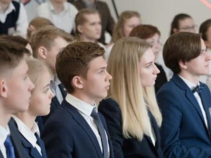 Экспертный клуб-Иркутск: важно новый курс основ российской государственности не превратить в «Историю КПСС»