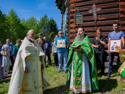 В церкви деревни Авдюшино прошло богослужение ко Дню Святой Троицы