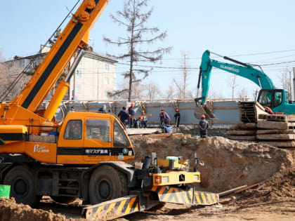 Поликлинику на 500 посещений возводят на бульваре Рябикова в Иркутске