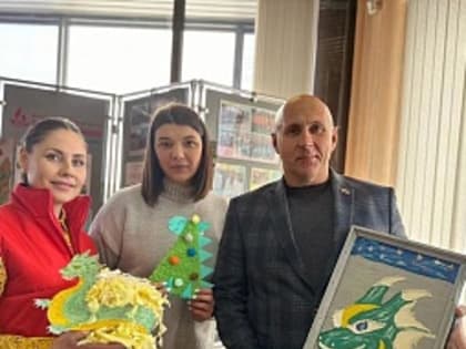 Депутат Думы Иркутска по округу № 5 Леонид Усов проводит конкурс «Новогодняя игрушка»