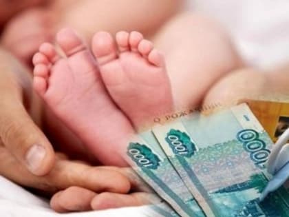 Путин подписал закон о компенсации за задержку зарплаты