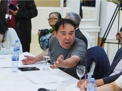 Бурятский политскандалист чуть не назвал депутатов Народного Хурала евнухами