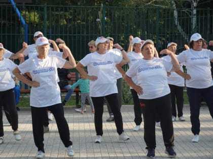 Глава МГЕР поздравил участников проекта «Здоровье 55+»