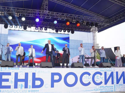 Игорь Кобзев и Александр Ведерников совместно с «Хором Турецкого» исполнили гимн России