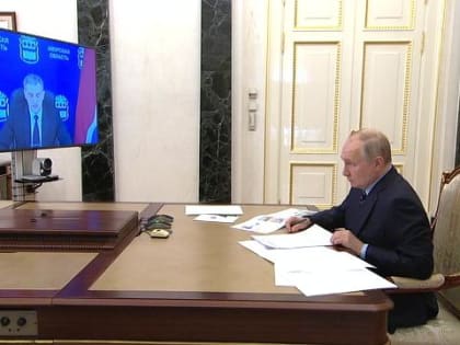 Путин поддержал губернатора Амурской области в решении пойти на выборы