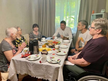 Пандус для пожилой жительницы Ленинского округа Иркутска помогли приобрести активисты МГЕР