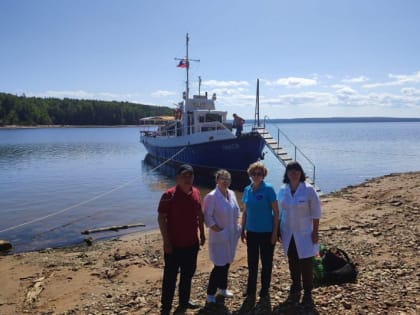 700 жителей отдалённых населенных пунктов Братского района осмотрели врачи «плавучей поликлиники»