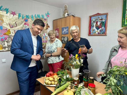 Даниил Литвинов провел встречу с советом ветеранов Ленинского округа