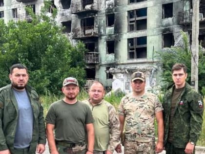 Депутат Олег Попов передал в зону СВО автомобиль для военных и гуманитарную помощь от братчан