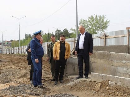 Замминистра жилищной политики и энергетики Приянгарья проверил ход благоустройства центральной городской площади