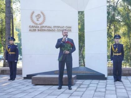 В Иркутске открыли памятник героям-медикам