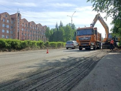 В Усть-Илимске продолжается ремонт дорог
