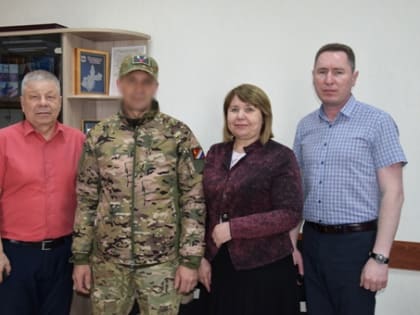 Мэр района встретилась с мобилизованным, прибывшим из зоны СВО