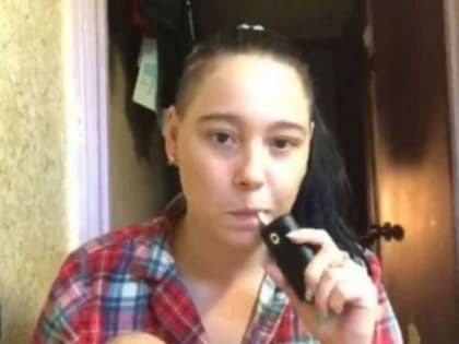 В Омске следователи забрали телефон у многодетной тик-токерши