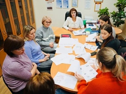 Светлана Кузнецова: Продолжается работа по благоустройству спортивно-игровой площадки в школе №29