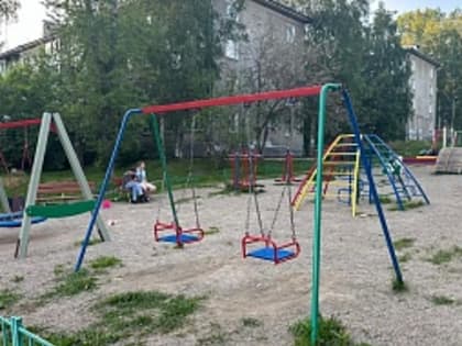 В округах №№ 15, 16 депутатов Александра Квасова и Алексея Грешилова благоустроят детские площадки