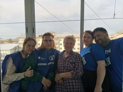Молодогвардейцы оказали адресную помощь почетной жительнице города Шелехов