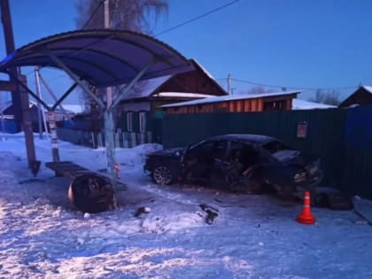 В Тайшете пьяный водитель врезался в автобусную остановку, погиб мужчина