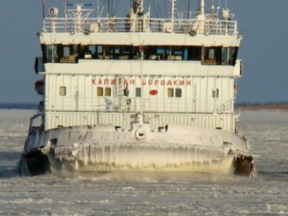 В Якутии приостановили грузоперевозки по реке Лена