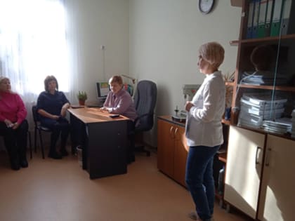 Налоговые инспекторы провели обучающее мероприятие для учителей школы