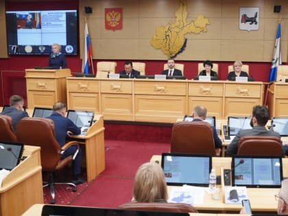 Александр Ведерников призвал довести средства на ремонт и содержание дорог в муниципалитеты как можно быстрее