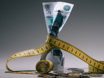 Анализ Bloomberg: российская экономика скатывается в режим выживания