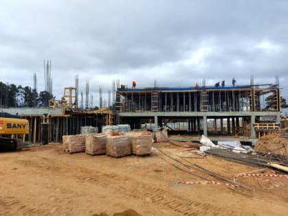 Ирина Синцова проконтролировала строительство поликлиники в Качуге