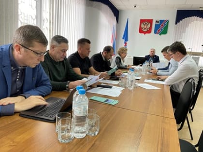 Депутаты Городской Думы на пороге нового парламентского сезона провели внеочередное заседание.