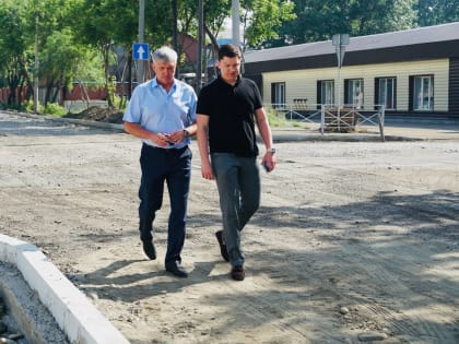 Глава МГЕР Приангарья Даниил Литвинов проверил ход реализации БКАД в Ленинском районе Иркутска