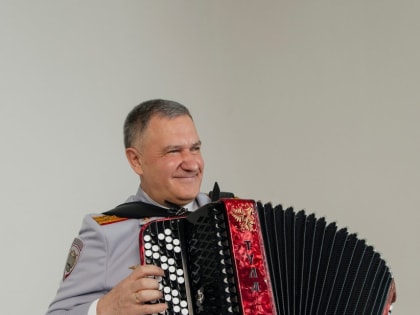 «Русский лад» отметил в Иркутске годовщину Красной армии праздничным концертом