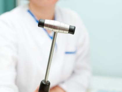 Невролог объяснил, на какие болезни указывает звон в ушах