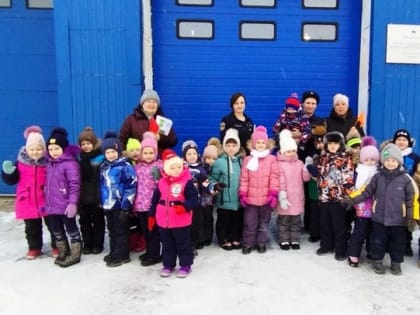 Для дошколят в Бирюсинске провели экскурсию по пожарной части