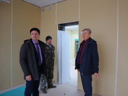 Мэр проверил ход капитального ремонта школы в п.Хребтовая