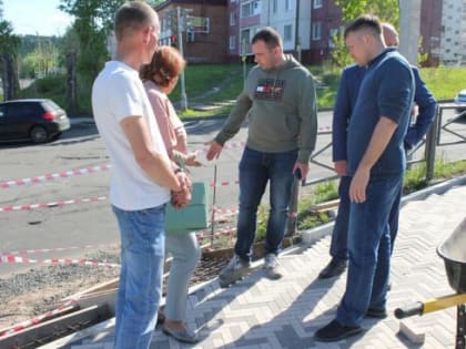 Депутаты ЗС проверили ремонт и благоустройство культурных и спортивных учреждений в Усть-Илимске