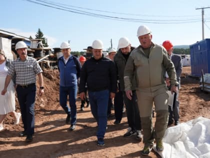 Глава Иркутской области поручил ускорить темп строительства поликлиники в Качуге