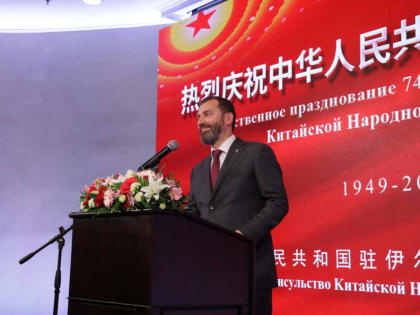 Александр Ведерников поздравил Генерального консула КНР в Иркутске с 74-й годовщиной образования Республики