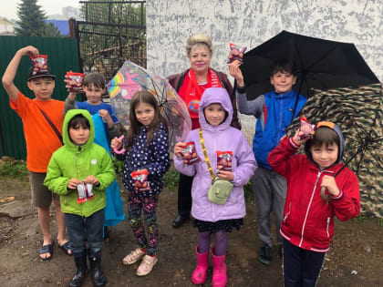 Женский союз "Надежда России" поздравил в Иркутске детей с 1 июня