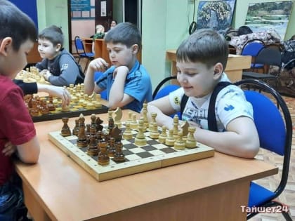 Праздничный турнир по шахматам провели среди юных тайшетцев
